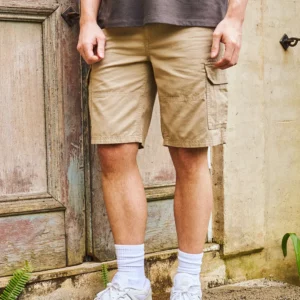 LEGION REGULAR FIT CARGO SHORTS IN TAN